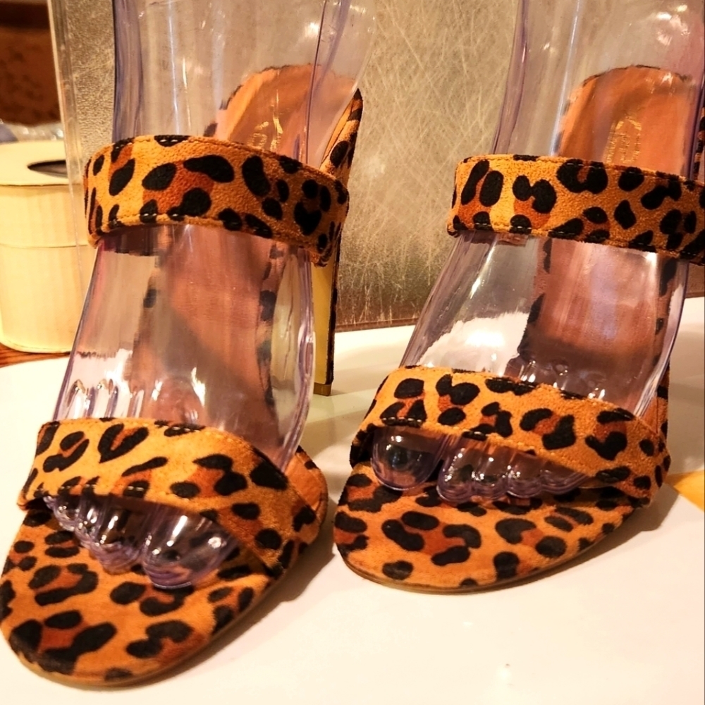 X2B size 7 leopard 2 strap slide heel sandals‎